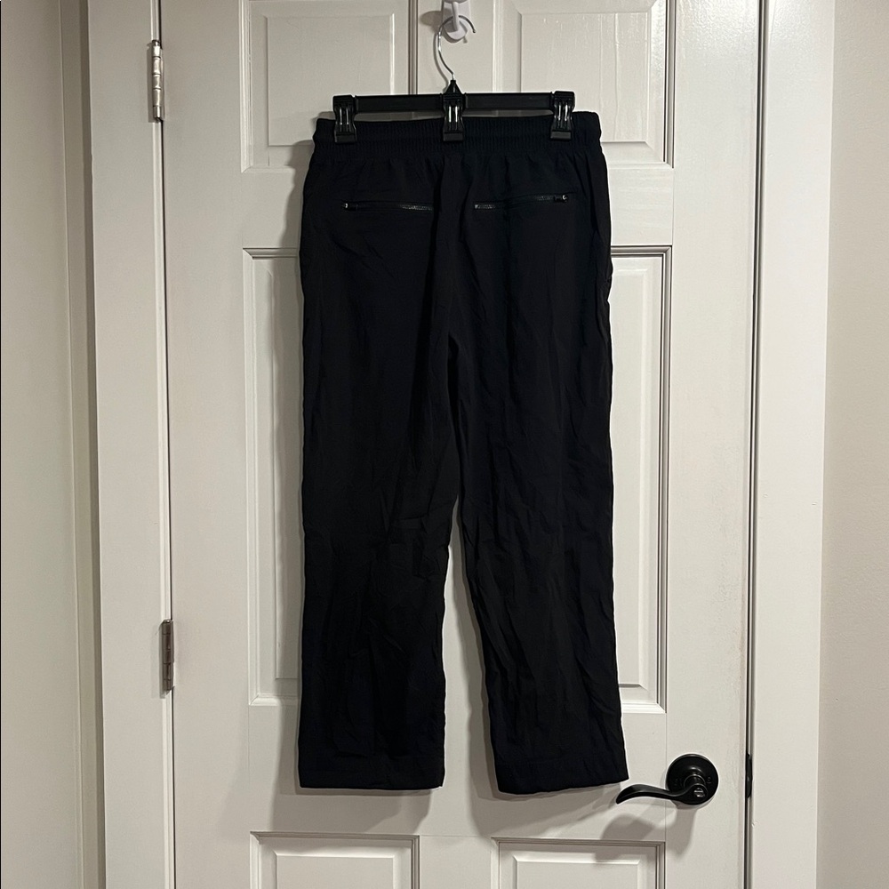 Athleta Trekkie Cropped Active Pants Size 6 in Black - Picture 4 of 13